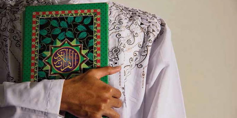 Menghafal Al Quran Dalam Kesibukan dan Usia Lanjut
