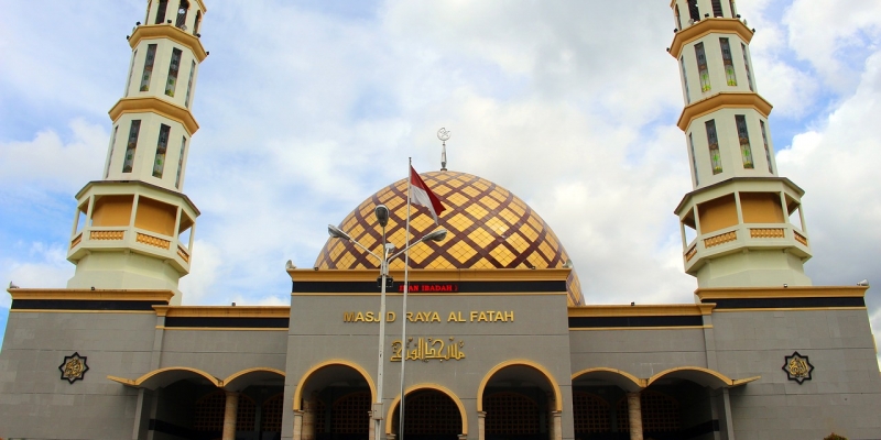 Perbedaan Pahala Shalat di Masjid dan Mushola | YDSF