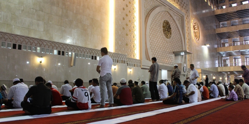 Kondisi Masjid vs. Mall di Akhir Ramadhan | YDSF