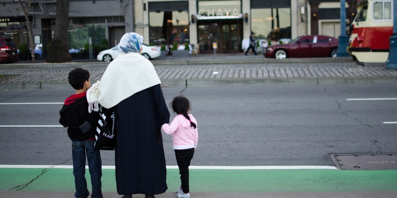 Cara Membentuk Karakter Baik pada Anak Menurut Islam | YDSF