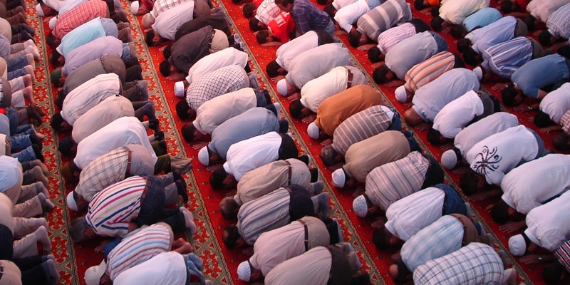 Perilaku Muslim Ketika Senang | YDSF