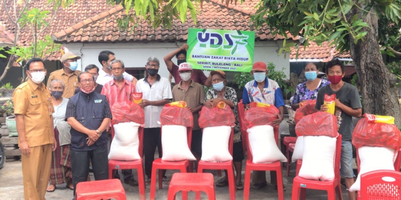 Penyaluran Bantuan Kepada Asnaf Fakir Miskin wilayah Jawa Timur, Bali, dan Halmahera Selatan