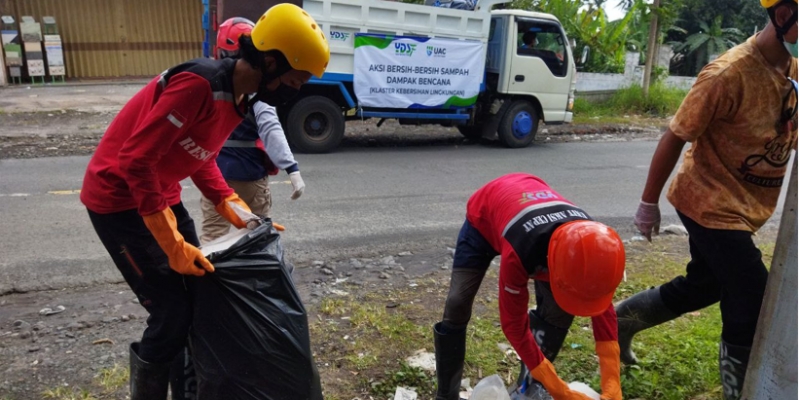 Sampah Menumpuk di Lokasi Pengungsian, YDSF Lakukan Aksi Bersih Sampah