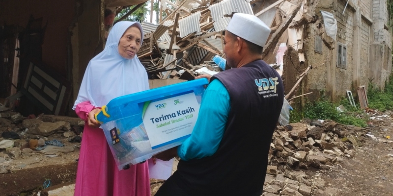 Pipanisasi Air dan Paket Sembako YDSF untuk Penyintas Gempa Cianjur