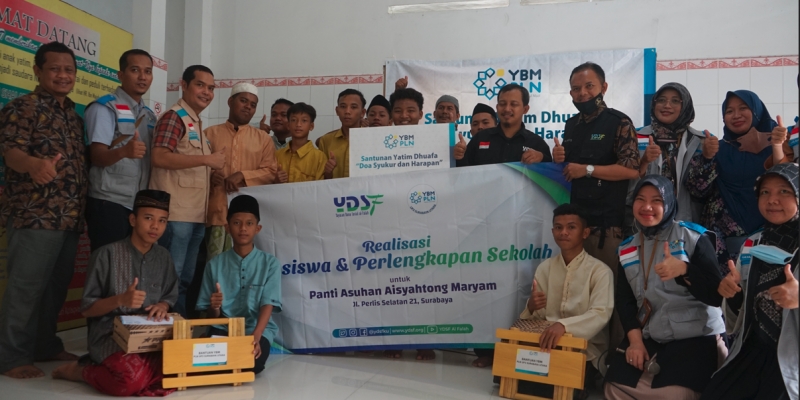 YDSF Gandeng YBM PLB, Bahagiakan Dua Panti di Surabaya